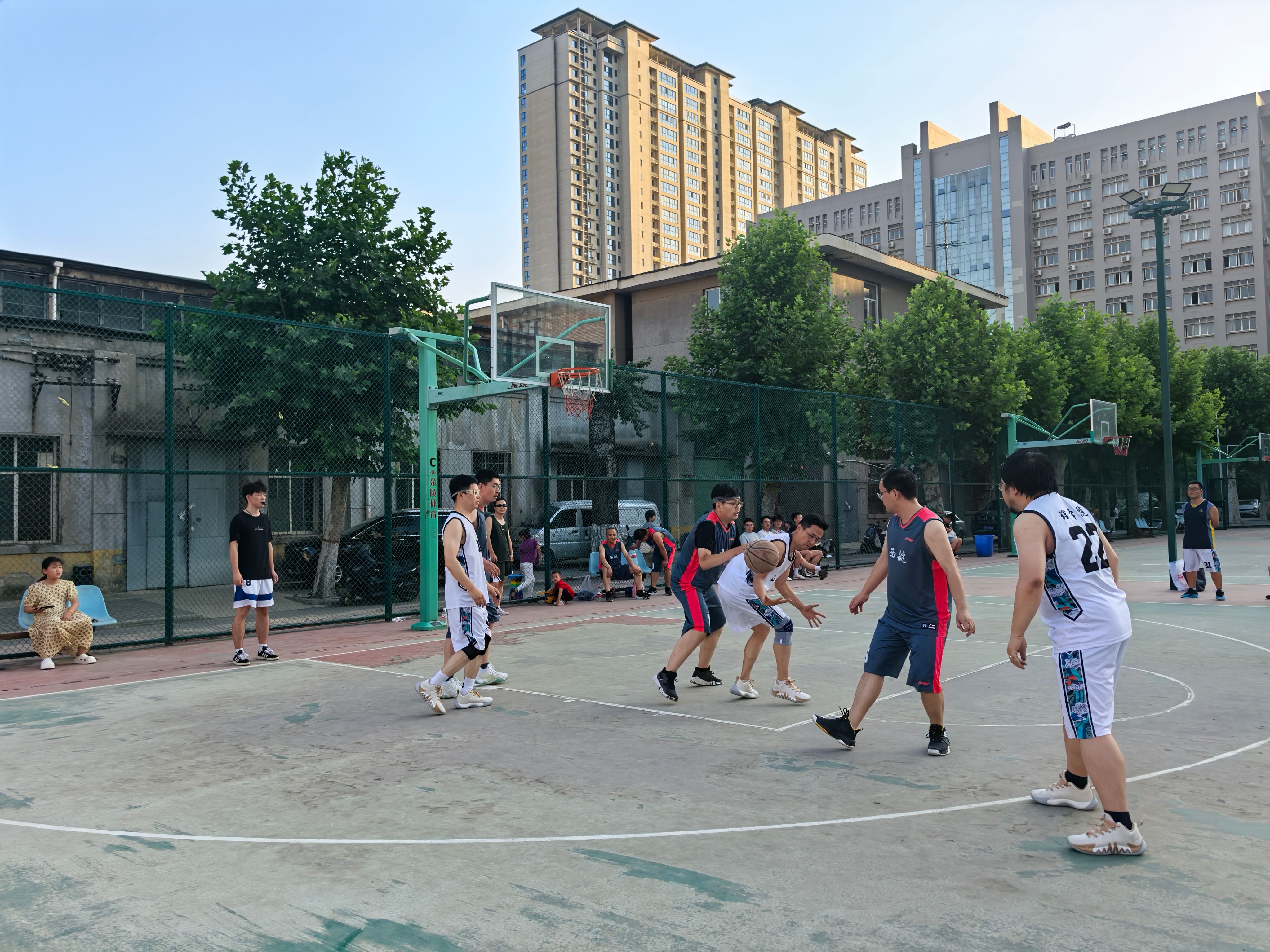 时时彩官网-力战激情，球场上的热血拼搏气势磅礴的简单介绍